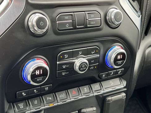 Used 2020 GMC Sierra 2500 SLT w/ Technology Package image 29