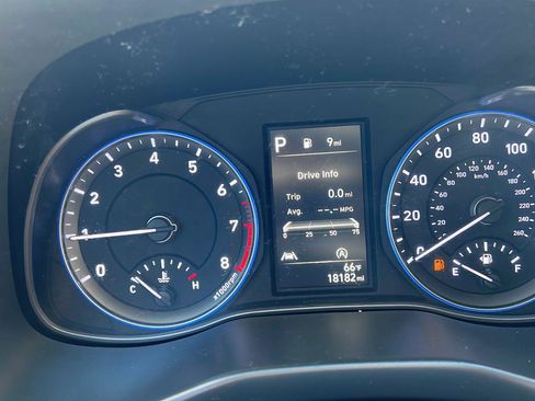 Used 2023 Hyundai Kona SEL AWD/4WD image 11