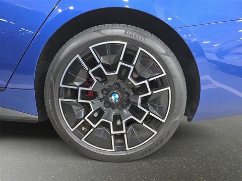 Certified 2025 BMW i4 eDrive40 w/ M Sport Package image 30