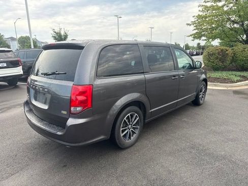 Used 2018 Dodge Grand Caravan SE FWD image 7