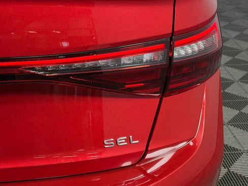 Used 2025 Volkswagen Jetta SEL image 12