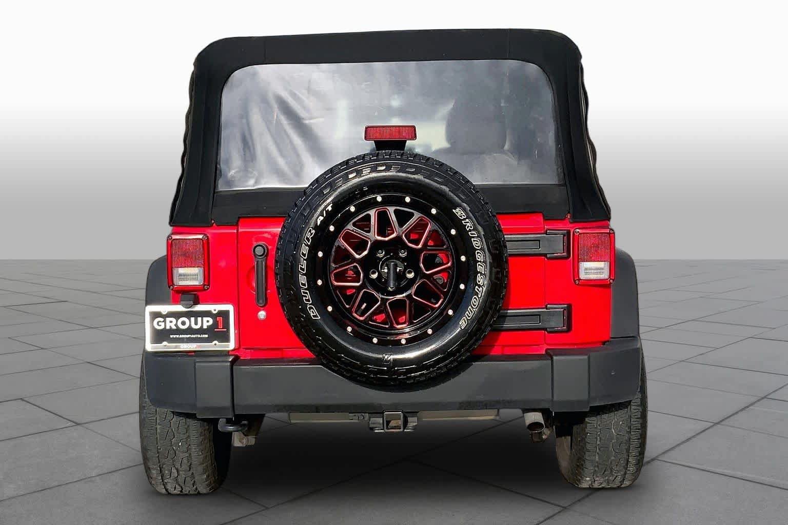 Used 2016 Jeep Wrangler Unlimited Sport w/ Connectivity Group AWD/4WD image 5