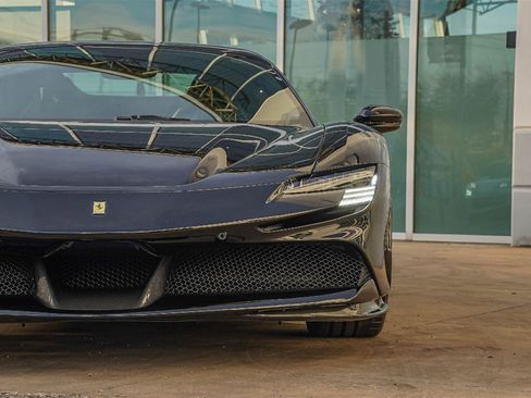 Used 2023 Ferrari SF90 Spider image 7