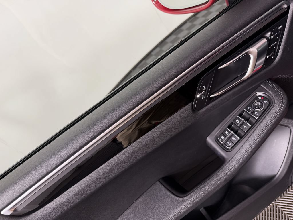 Used 2021 Porsche Macan S AWD/4WD image 42