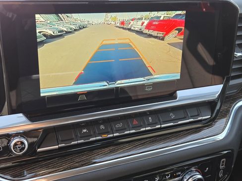 New 2025 GMC Sierra 1500 Elevation image 12