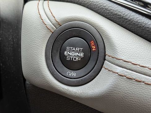 Used 2022 Dodge Durango R/T RWD image 33