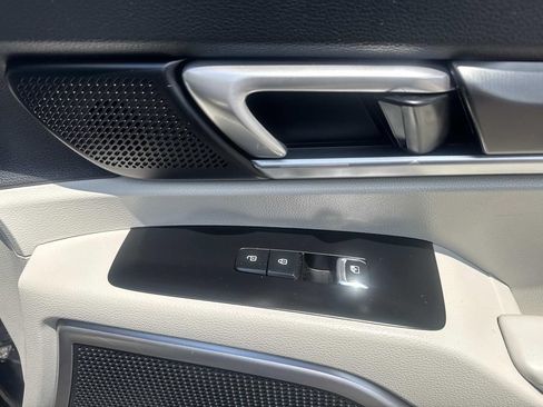 Used 2024 Kia Telluride S w/ S Sunroof Package FWD image 25