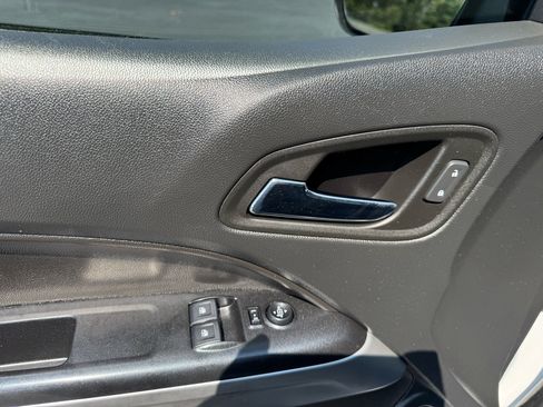 Used 2022 Chevrolet Colorado LT w/ Fleet Safety Package image 15