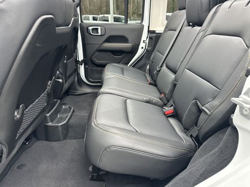 Used 2025 Jeep Wrangler Sahara w/ Safety Group image 23