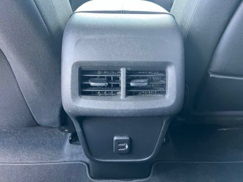 Used 2023 GMC Terrain SLE w/ Driver Convenience Package FWD image 18