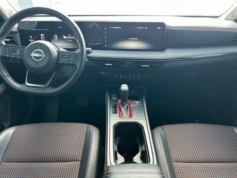 Certified 2025 Nissan Kicks SR FWD image 11
