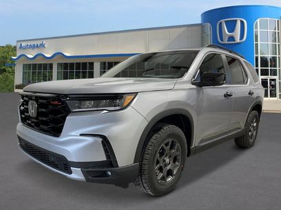 New 2025 Honda Pilot TrailSport