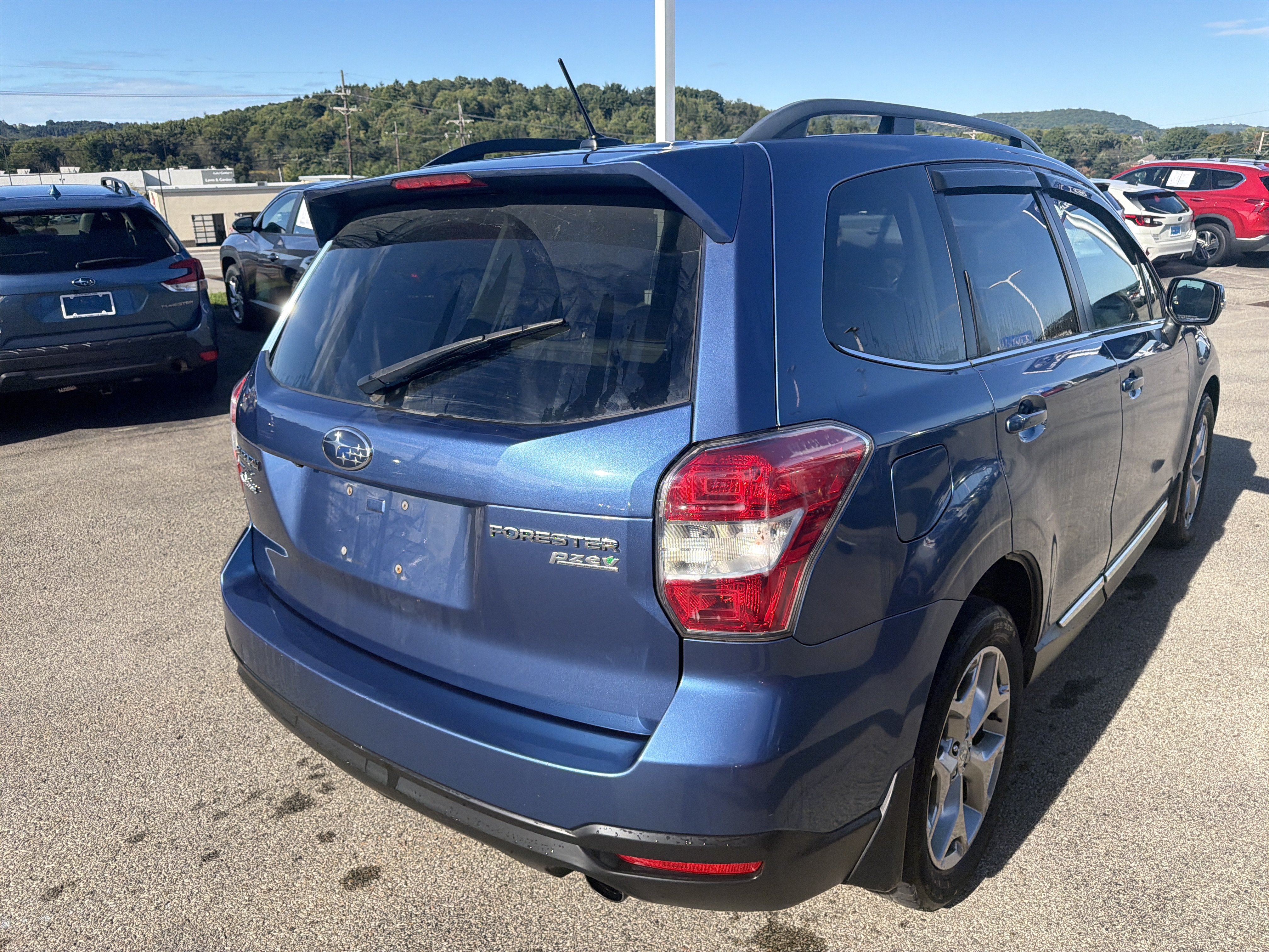 Used 2015 Subaru Forester 2.5i Touring AWD/4WD image 4