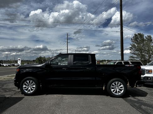 Used 2024 Chevrolet Silverado 1500 Custom AWD/4WD image 2