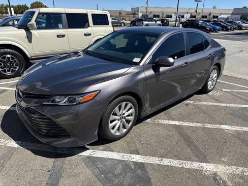 Used 2019 Toyota Camry LE FWD image 1