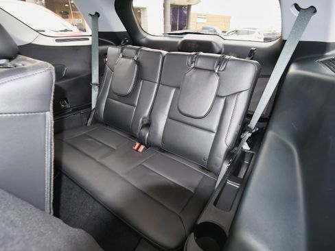 Used 2021 Ford Explorer XLT w/ Equipment Group 202A image 17