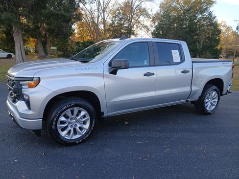 Used 2022 Chevrolet Silverado 1500 Custom image 12