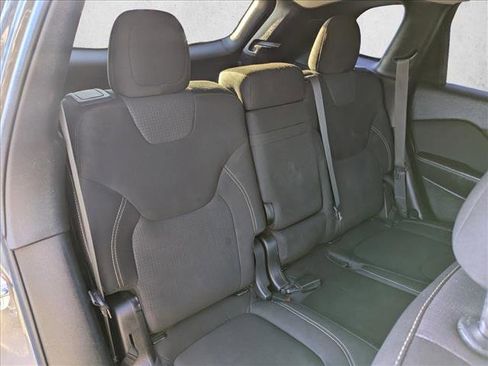 Used 2015 Jeep Cherokee Latitude image 14