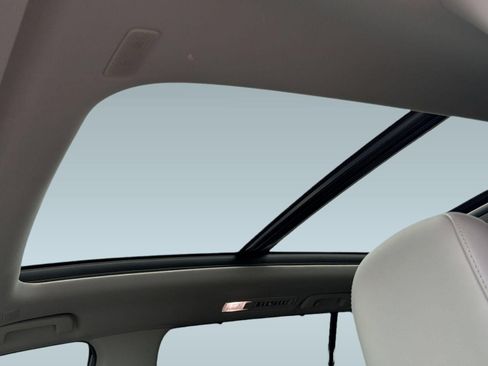 Used 2025 Toyota Grand Highlander FWD image 23