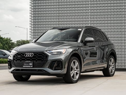 Certified 2025 Audi Q5 2.0T Premium w/ Convenience Plus Package AWD/4WD image 5