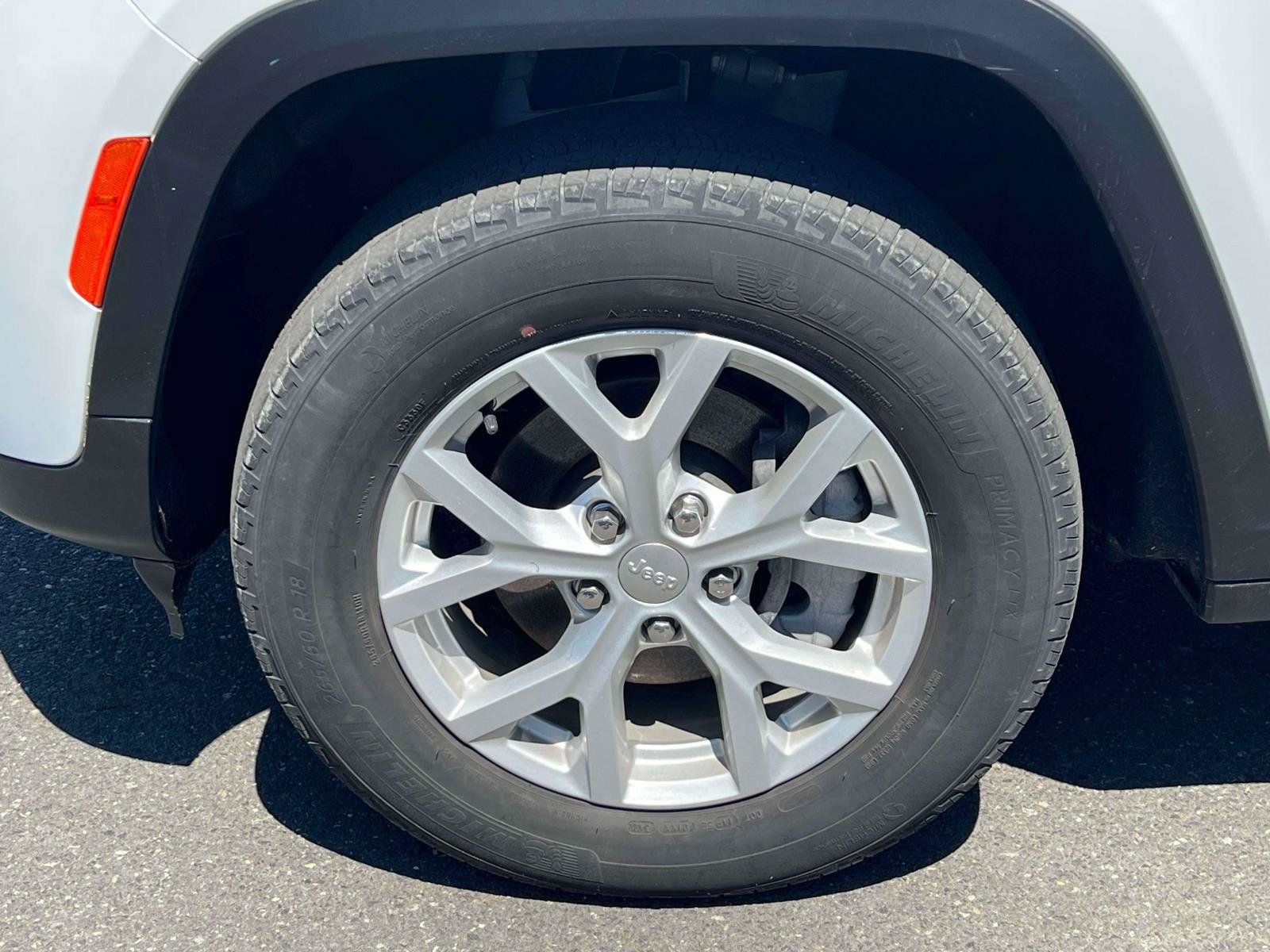 Used 2023 Jeep Grand Cherokee Limited AWD/4WD image 6