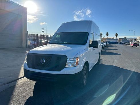 Used 2017 Nissan NV 2500 SV image 1