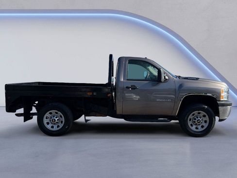 Used 2014 Chevrolet Silverado 2500 W/T w/ Snow Plow Prep Package AWD/4WD image 2