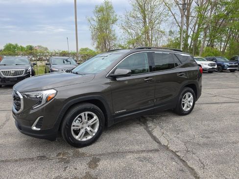 Certified 2019 GMC Terrain SLE w/ Driver Convenience Package FWD image 3