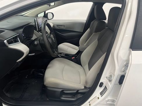 Used 2020 Toyota Corolla LE FWD image 12