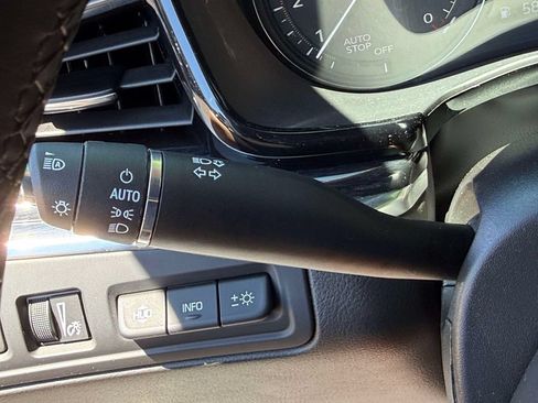 Used 2025 Cadillac XT5 Premium Luxury w/ Technology Package AWD/4WD image 31
