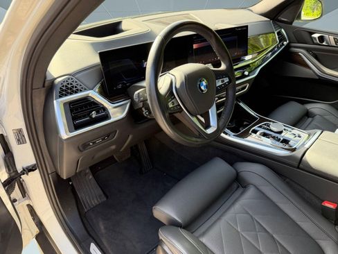 Certified 2025 BMW X5 xDrive50e w/ Premium Package AWD/4WD image 4