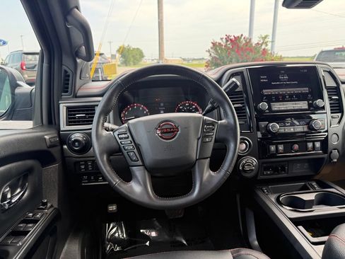 Used 2024 Nissan Titan PRO-4X w/ Pro-4x Convenience Package AWD/4WD image 15