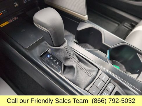 Certified 2025 Toyota Camry SE w/ Convenience Package image 25