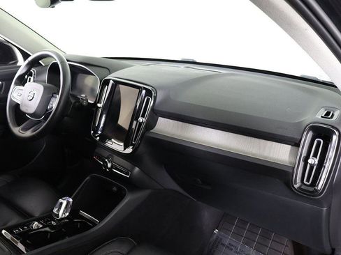 Used 2023 Volvo XC40 B5 Plus w/ Protection Package Premier image 30