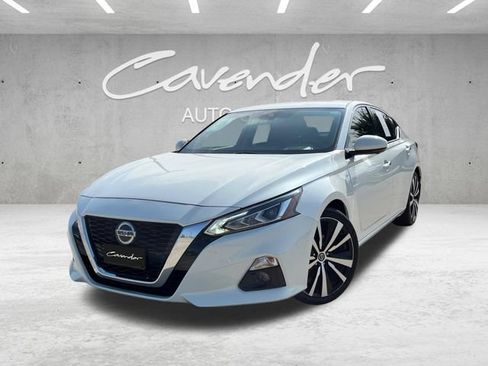 Used 2020 Nissan Altima 2.5 Platinum FWD image 1