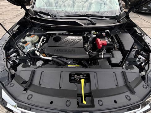 Used 2025 Nissan Rogue SV AWD/4WD image 38
