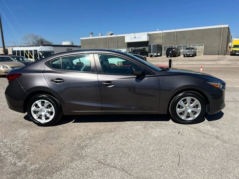 Used 2018 MAZDA MAZDA3 Sport image 9