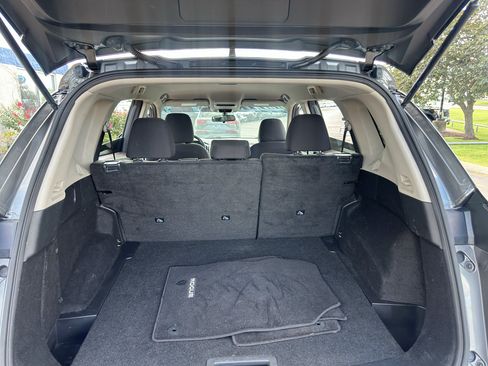 Used 2023 Nissan Rogue S AWD/4WD image 15