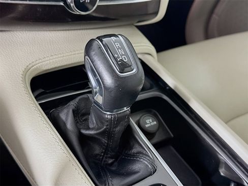 Used 2019 Volvo XC90 T6 Momentum w/ Advanced Package image 16