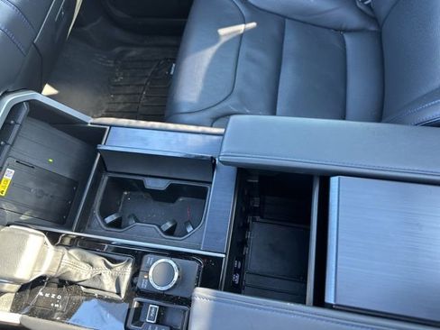 Used 2023 Toyota Sequoia Platinum image 32