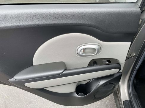 Used 2018 Kia Soul + image 18