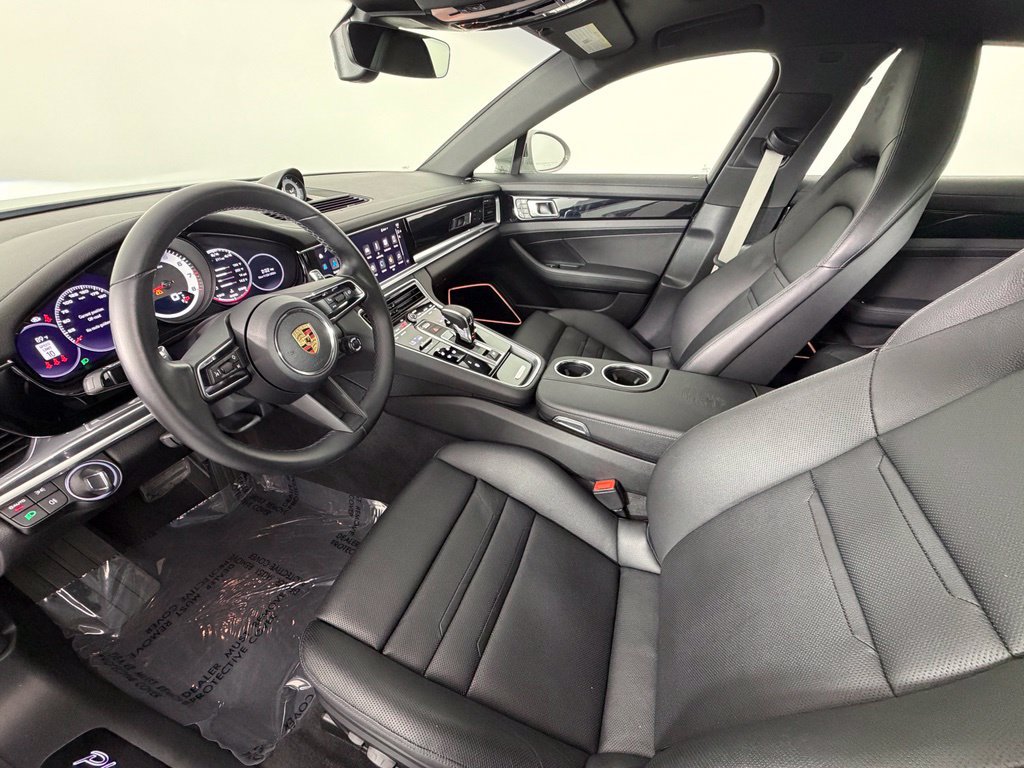 Certified 2023 Porsche Panamera RWD image 4