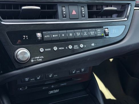 Certified 2022 Lexus ES 350 F Sport image 40