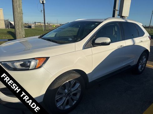 Used 2022 Ford Edge Titanium image 3