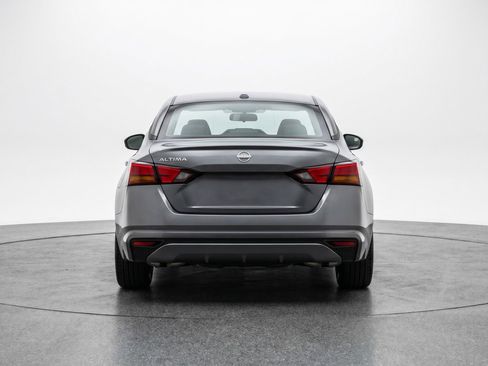 Used 2025 Nissan Altima 2.5 SV FWD image 7