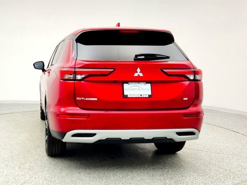 Used 2022 Mitsubishi Outlander SE image 6