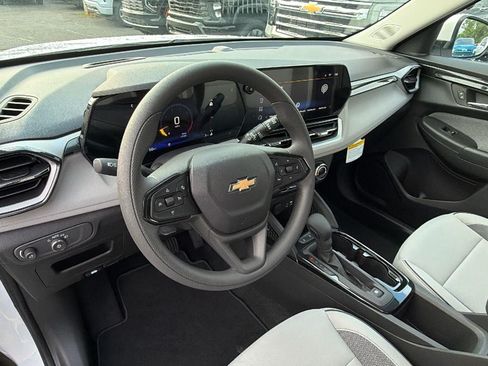 New 2026 Chevrolet TrailBlazer LT w/ Driver Confidence Package FWD image 3