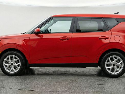 Used 2025 Kia Soul LX w/ LX Technology Package image 5