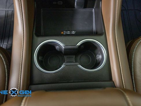 Used 2023 Chevrolet Tahoe High Country AWD/4WD image 24