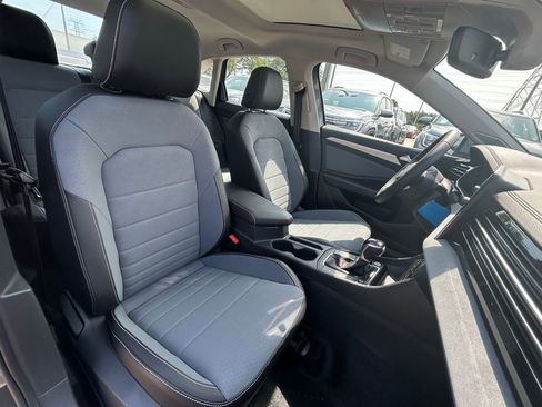 Used 2025 Volkswagen Jetta SE w/ Sunroof Package image 26